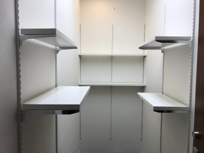 棚柱工事・・・