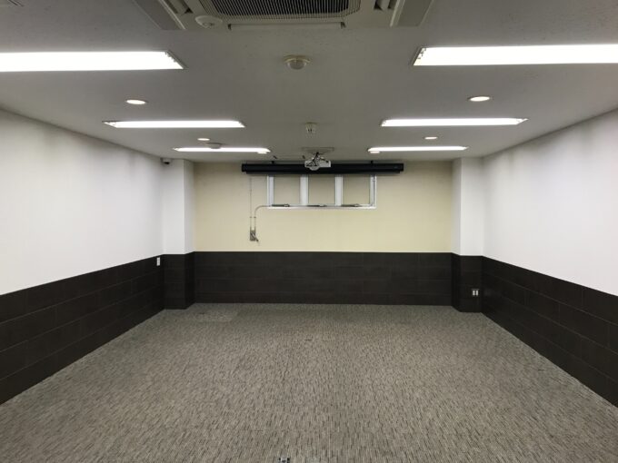 腰壁タイル張り