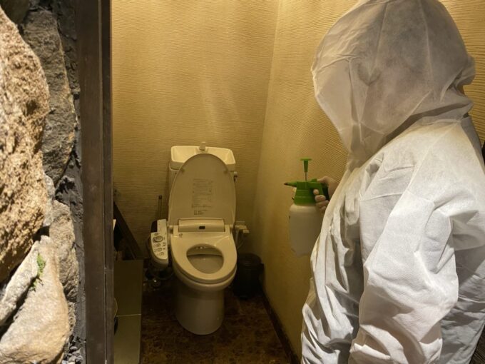 コロナ対策　消毒作業